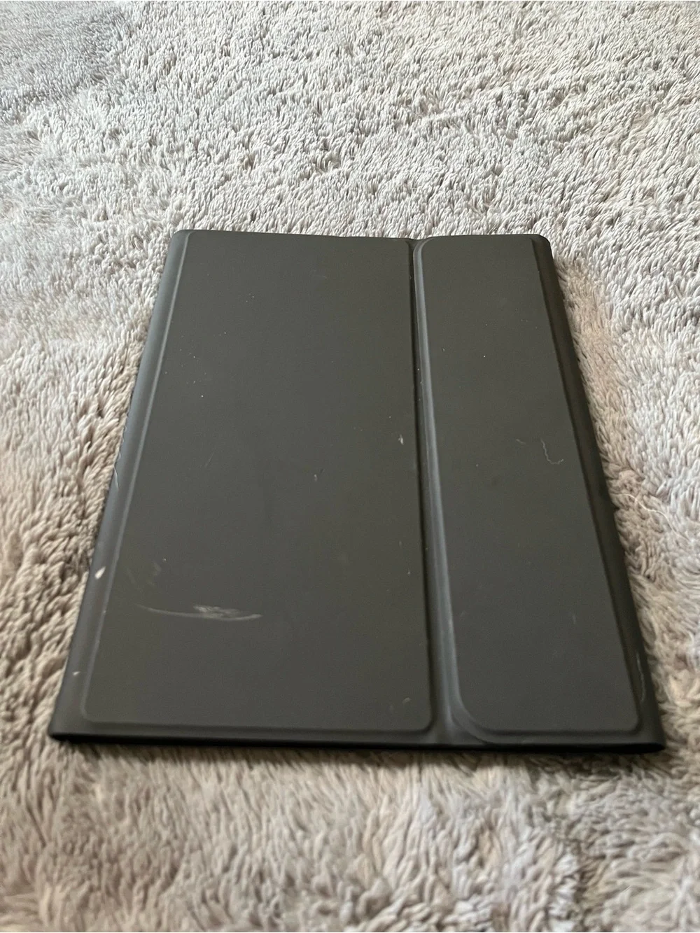 NWOT IPad Case With spot to hold magnetic keyboard